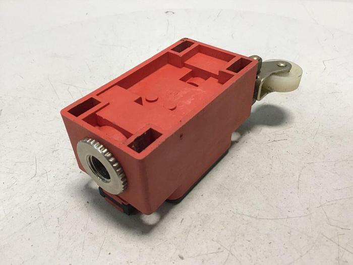Used BERNSTEIN Limit Switch ENK-U1Z-KNIW #121280