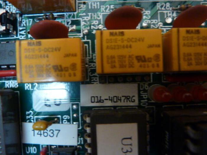 Used UNIVERSAL Unitary Controller Board 016-4047RG Used