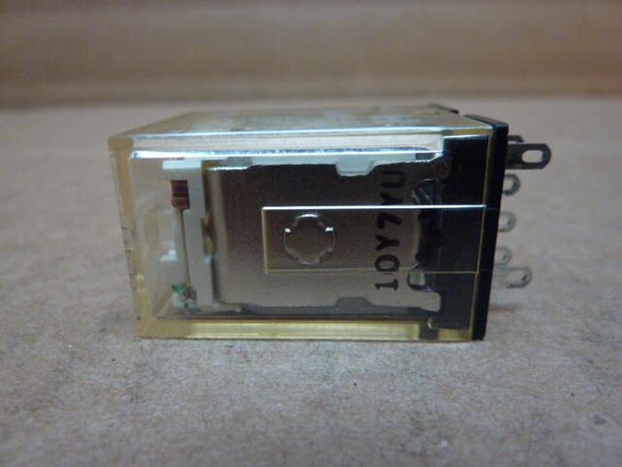Used OMRON Relay & Base MY4N-D2 #27558
