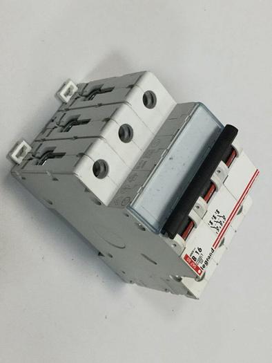Used LEGRAND 16 Amp Circuit Breaker B16 #103627