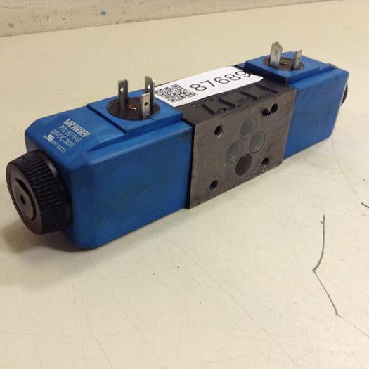 Used VICKERS Valve DG4V-3S-2C-M-U-H5-60 #87689