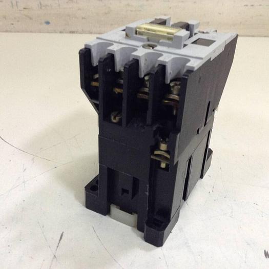 Used ALLEN BRADLEY Contactor 100-A12ND3 SER B #88566