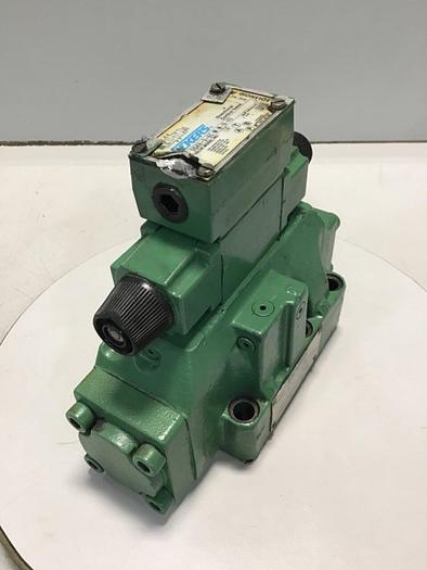 Used VICKERS Directional Control Valve DG4V-3-6C-M-W-B-40 #144656