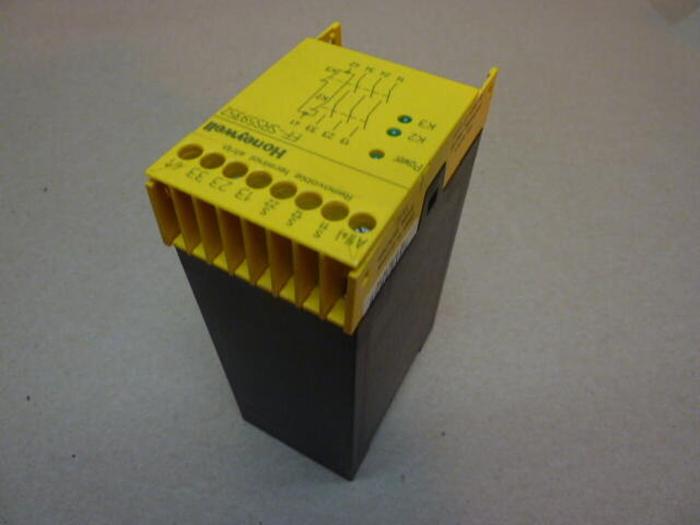 Used HONEYWELL Emergency Stop Module FF-SRS59352 #34878
