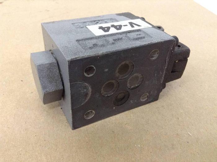 Used YUKEN Directional Valve DCG-01-2B3-Y-4008 #71028