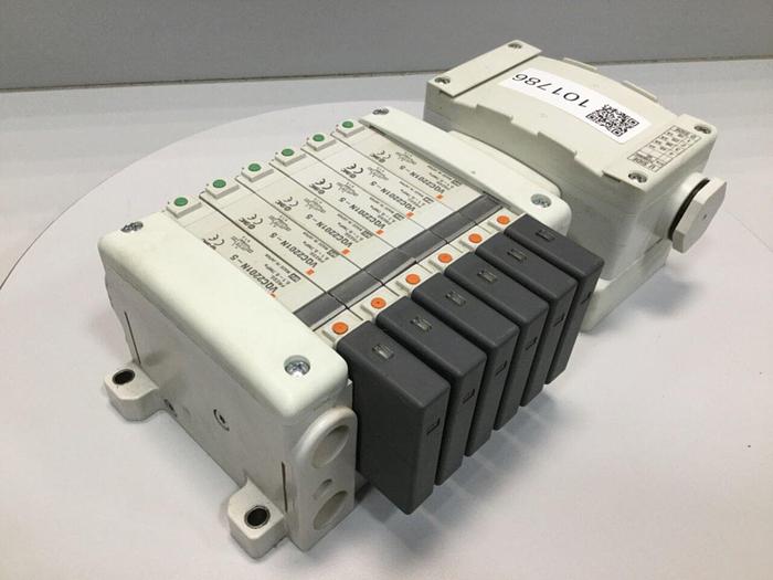 Used SMC Terminal Block w/ Valves VV5QC21-06C6TD0-B #101786