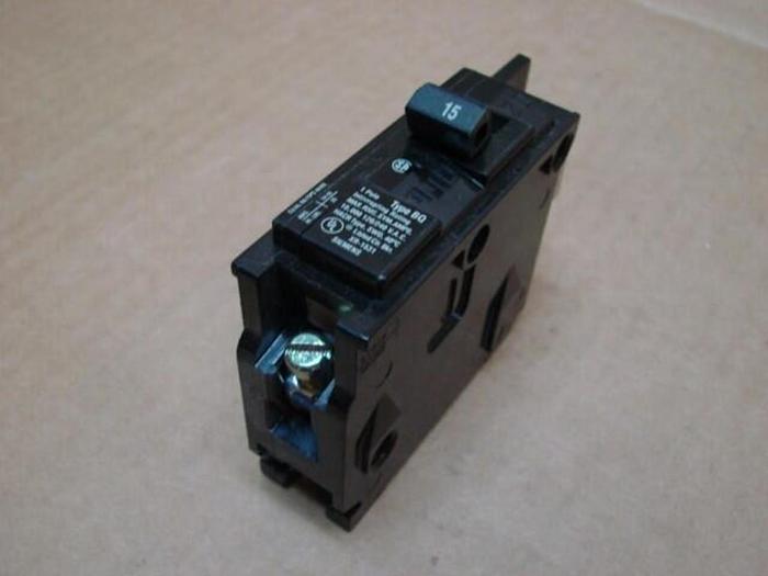 Used SIEMENS 15 Amp Circuit Breaker BQ1B015 #21925