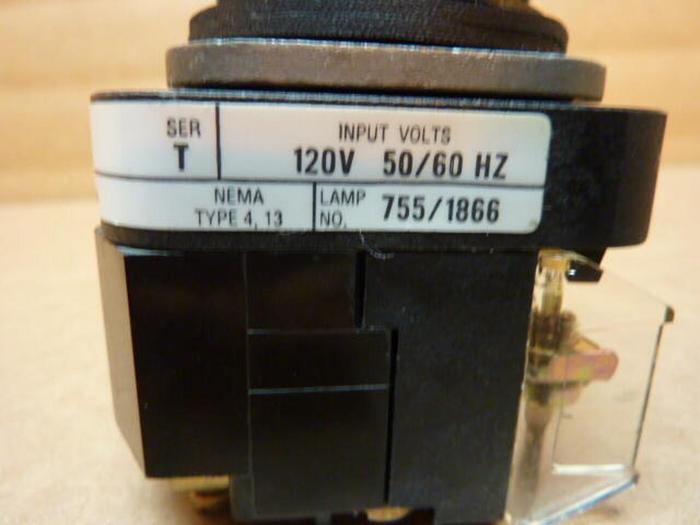 Used ALLEN BRADLEY Pilot Light 800T-PT16 AMBER #27946