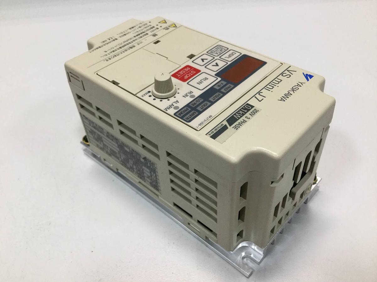 Used YASKAWA VS Mini J7 Inverter CIMR-J7AA20P1 USED
