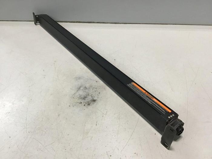 Used BANNER ENGINEERING Light Curtain MSR2824 Used