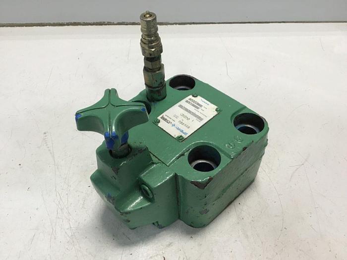 Used VICKERS Relief Valve CG10C30 Used #135618