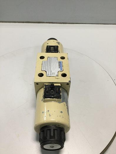 Used MANNESMANN REXROTH Hydraulic Valve 4WE10J32CG24N9K4 #114705