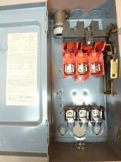 Used SQUARE D 30 Amp Safety Disconnect Switch H361 E1 Used