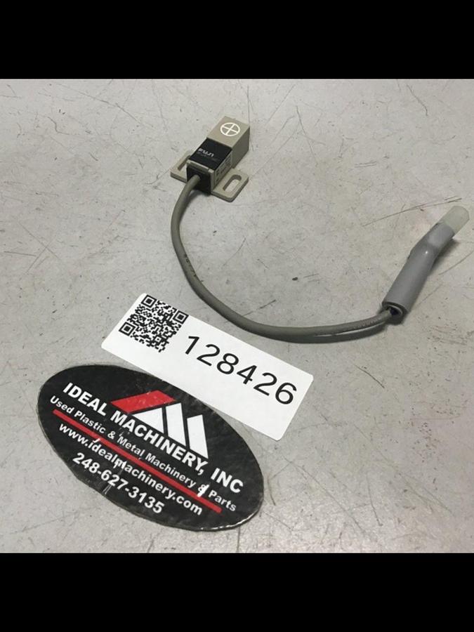 Used FUJI ELECTRIC Proximity Switch PE-B4D3 USED