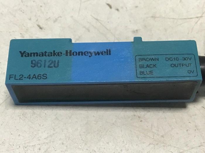 Used YAMATAKE Proximity Switch FL2-4A6S #128212