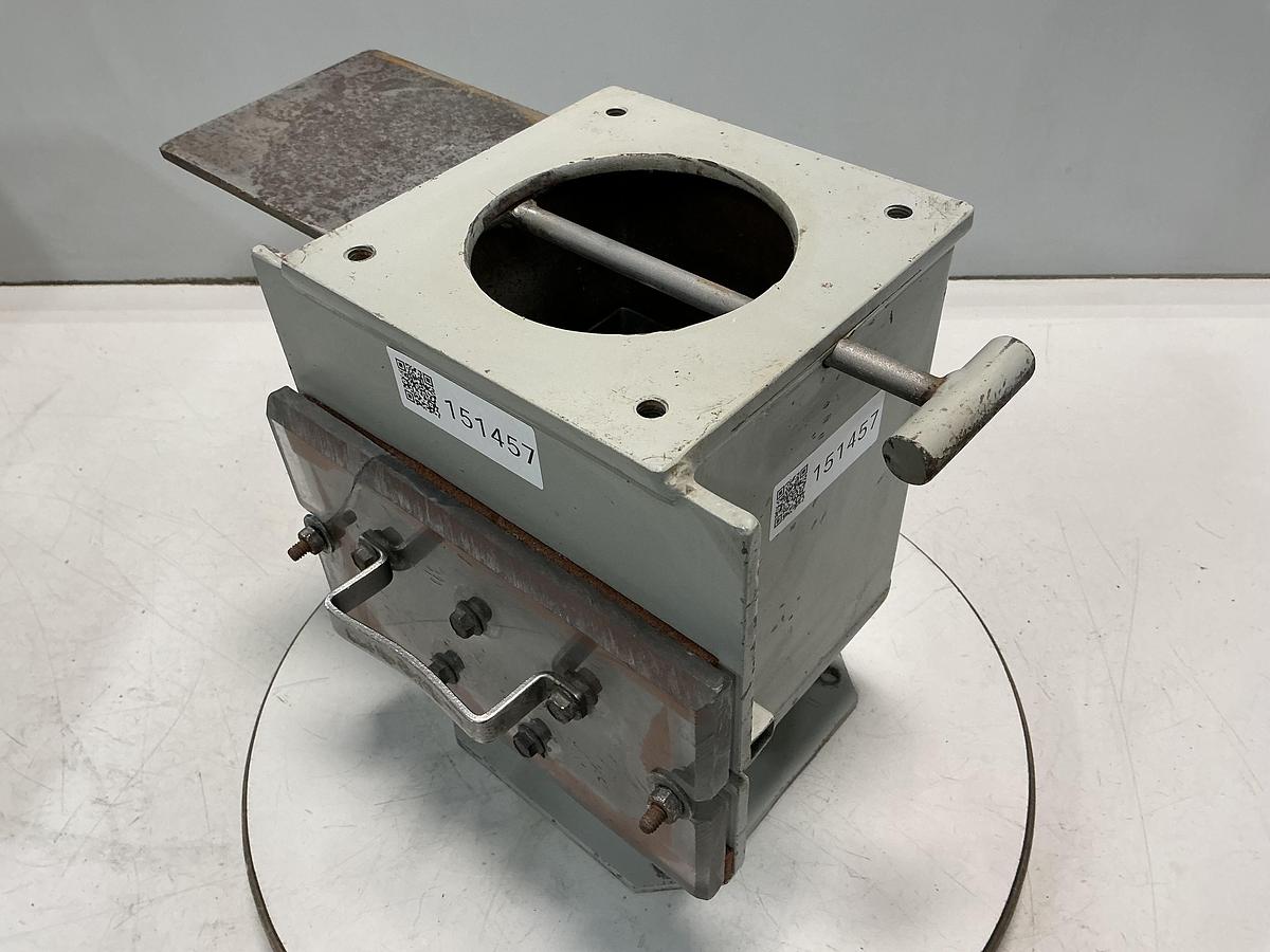 Used METAL FABRICATOR NO MODEL / NO TAG