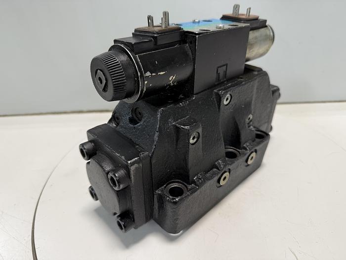 Used VICKERS DG4V-3S-6C-M-U-HL7-60-EN490