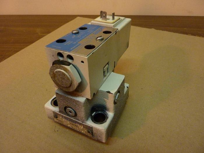 Used VICKERS Valve DG4V-3-1A-M-U-HL7-60 #24096