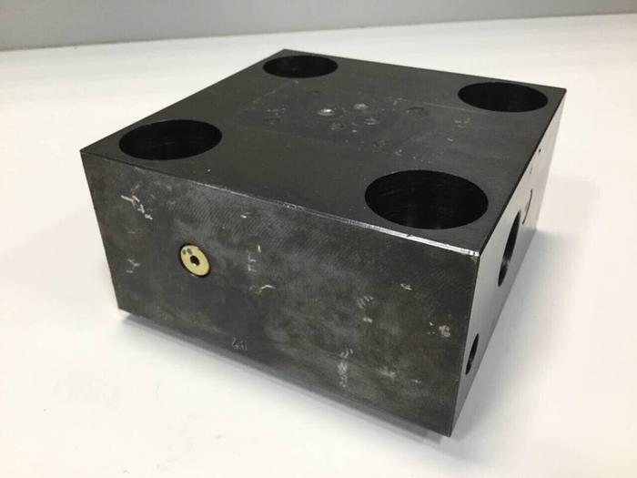 Used MOOG Check Valve CCE40B64WX06A20B00T12 #98337