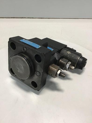 Used VICKERS Directional Valve DG4V-3S-2AL-M-U-HL7-60-EN490 Used