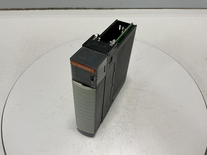 Used ALLEN BRADLEY 1756-OW15I SERIES A