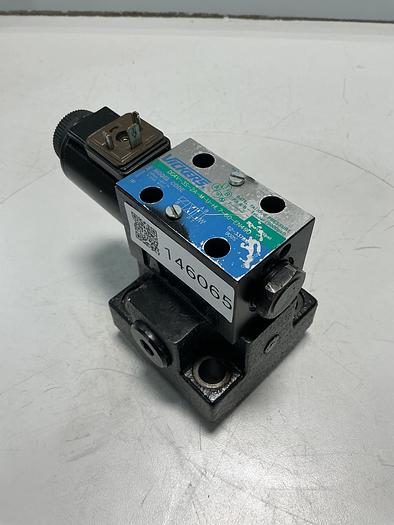 Used VICKERS DG4V-3S-2A-M-U-HL7-60-EN490