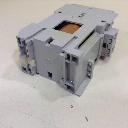 Used ALLEN BRADLEY Contactor 100-C16D.01 SER B #104160