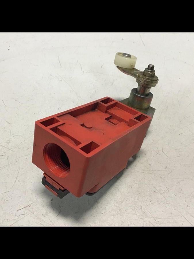Used BERNSTEIN Limit Switch ENK-UV1Z AHS-V Used
