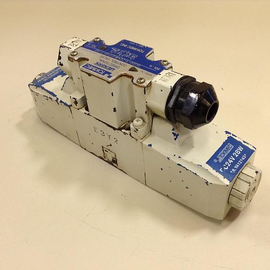 Used VICKERS Tokimec Directional Control Valve DG4V32CMP7H750 Used