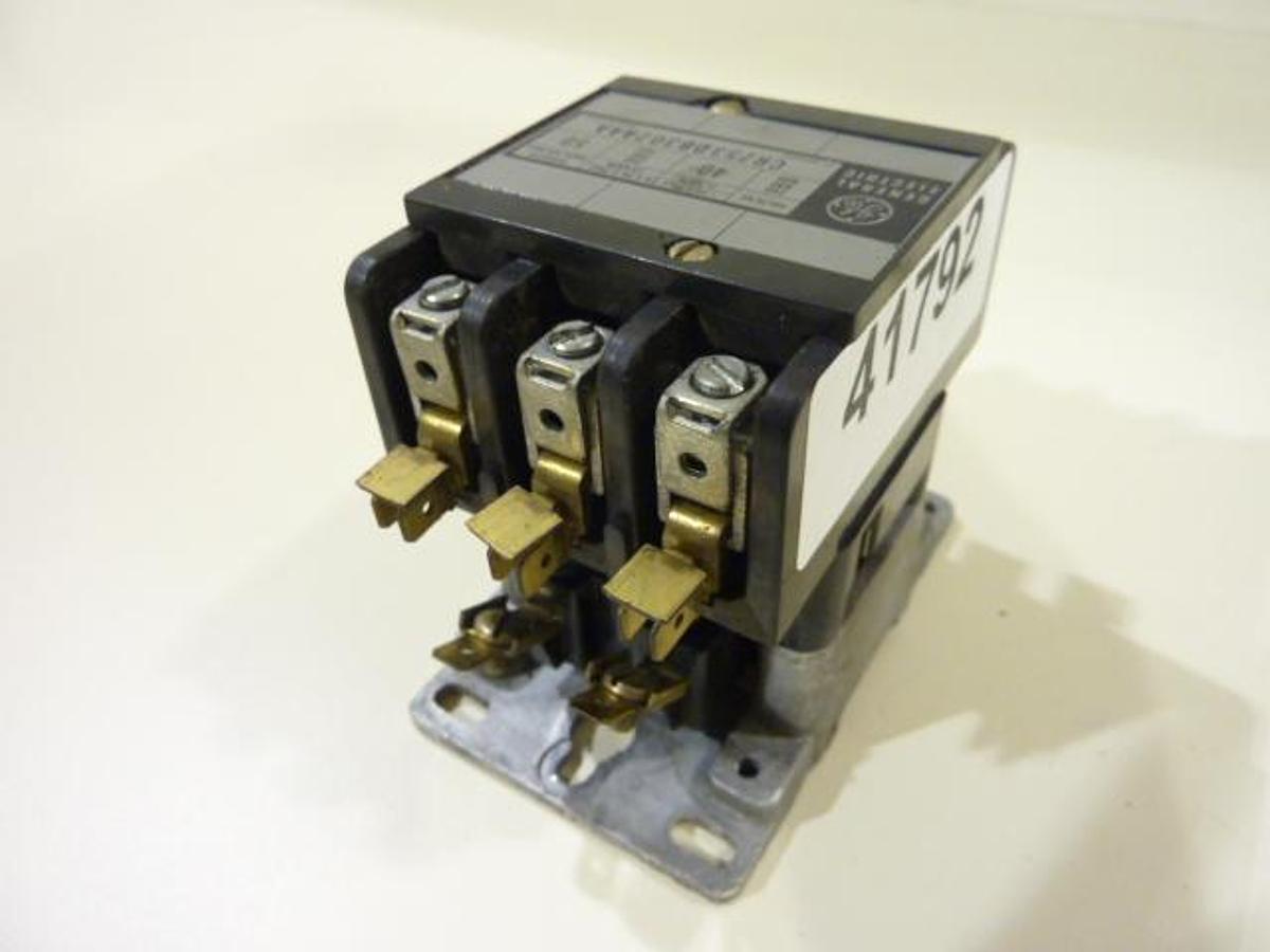 Used GENERAL ELECTRIC / GE Contactor CR253DB302AAA Used