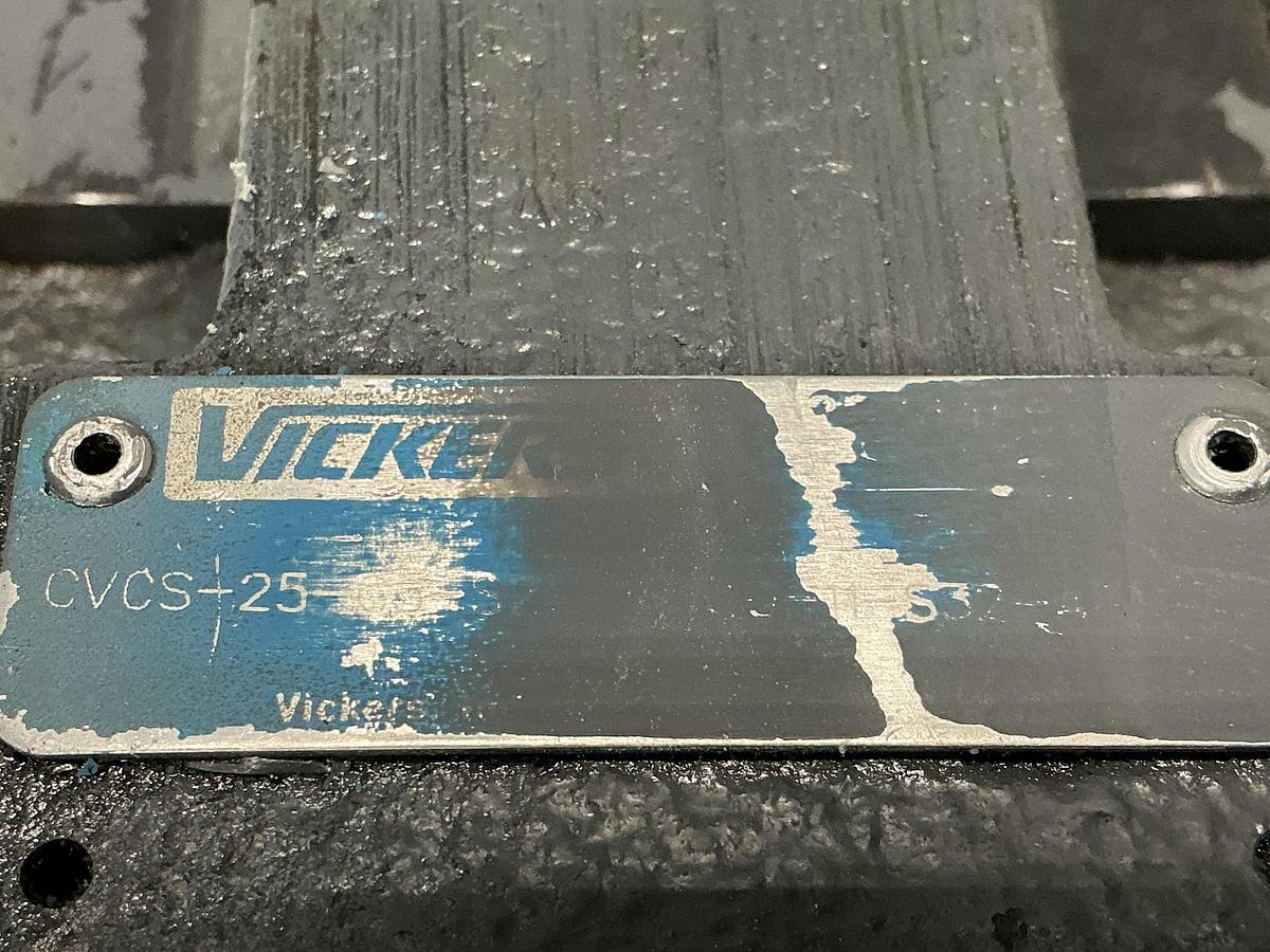 Used VICKERS DG4V-3S-2AL-M-U-HL7-60-EN400