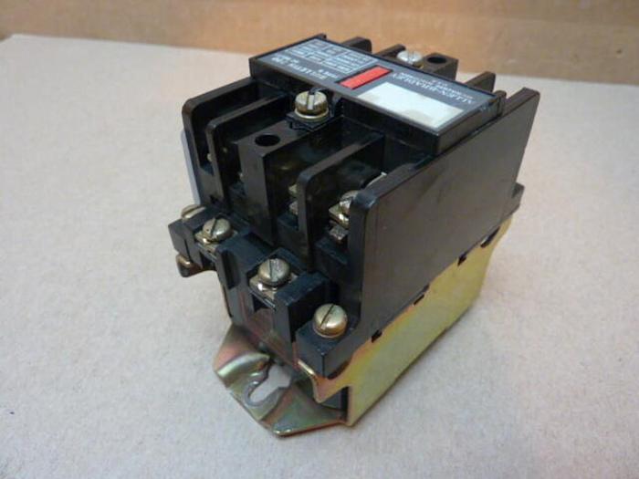 Used ALLEN BRADLEY AC Relay 700-N600A1 SER C #35517