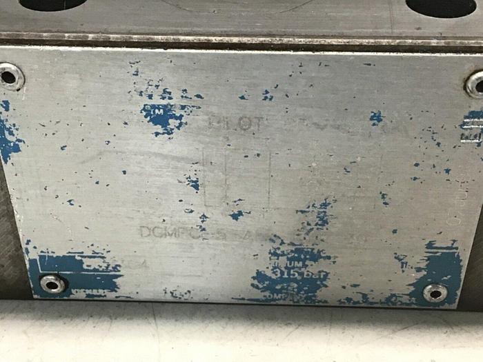 Used VICKERS Pilot Operated Check Valve DGMPC-5-ABK-BAK-30 #114070