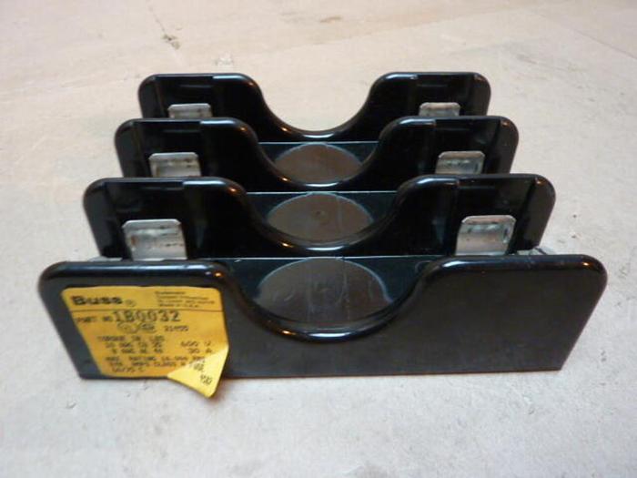 Used BUSSMANN 30 Amp Fuse Block 1B0032 #29911