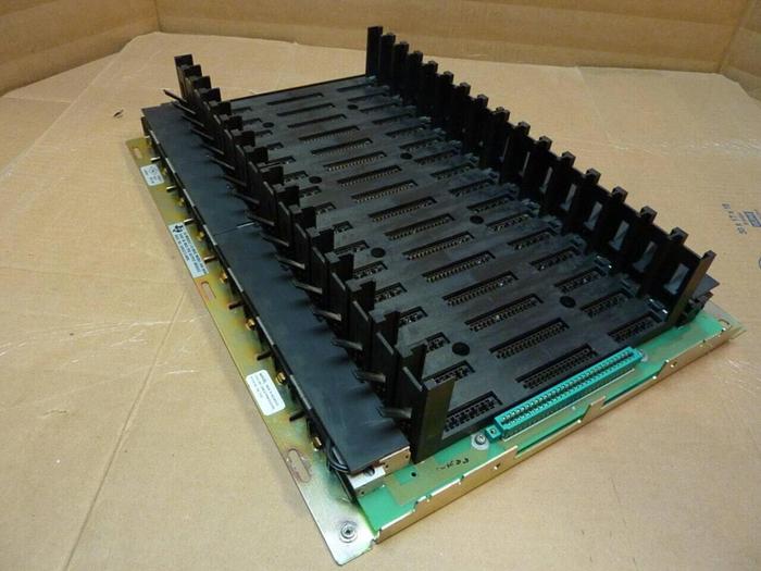 Used TEXAS INSTRUMENTS 14 Slot Rack Base 500-5848 #23931