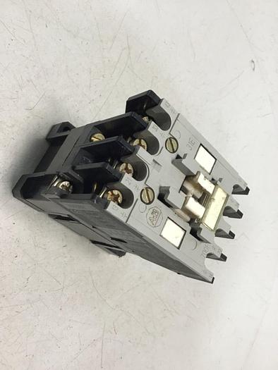 Used ALLEN BRADLEY Control Relay 700-F310A1 SER C #120825