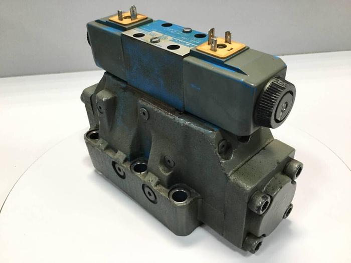 Used VICKERS Directional Control Valve DG4V-3-6C-M-U-HL7-60-B13 Used