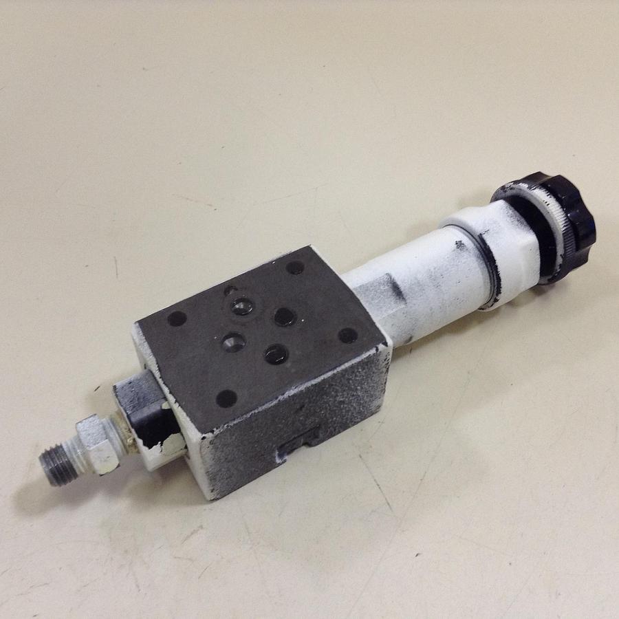 Used YUKEN Reducing Modular Valve MRP-01-C-3004 Used