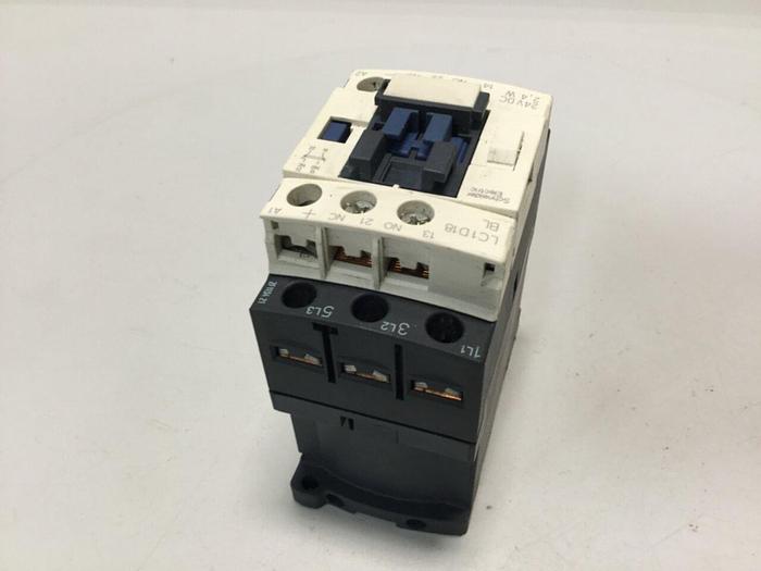 Used SCHNEIDER ELECTRIC Contactor LC1D18BL #108802