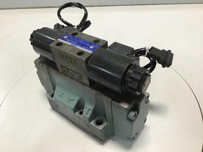 Used YUKEN Valve DSHG-04-3C10-T-D24-5173 #111875