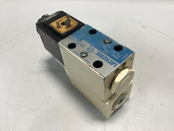 Used VICKERS Valves DG4V-3-2AL-M-U-HL7-60 Used
