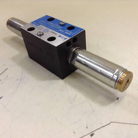 Used VICKERS Valve DG4V-3-6C-M-U-HL7-60-EN594 Used