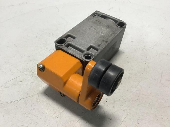 Used SIEMENS Limit Switch3 3SE3 120-1GW-Z #121162