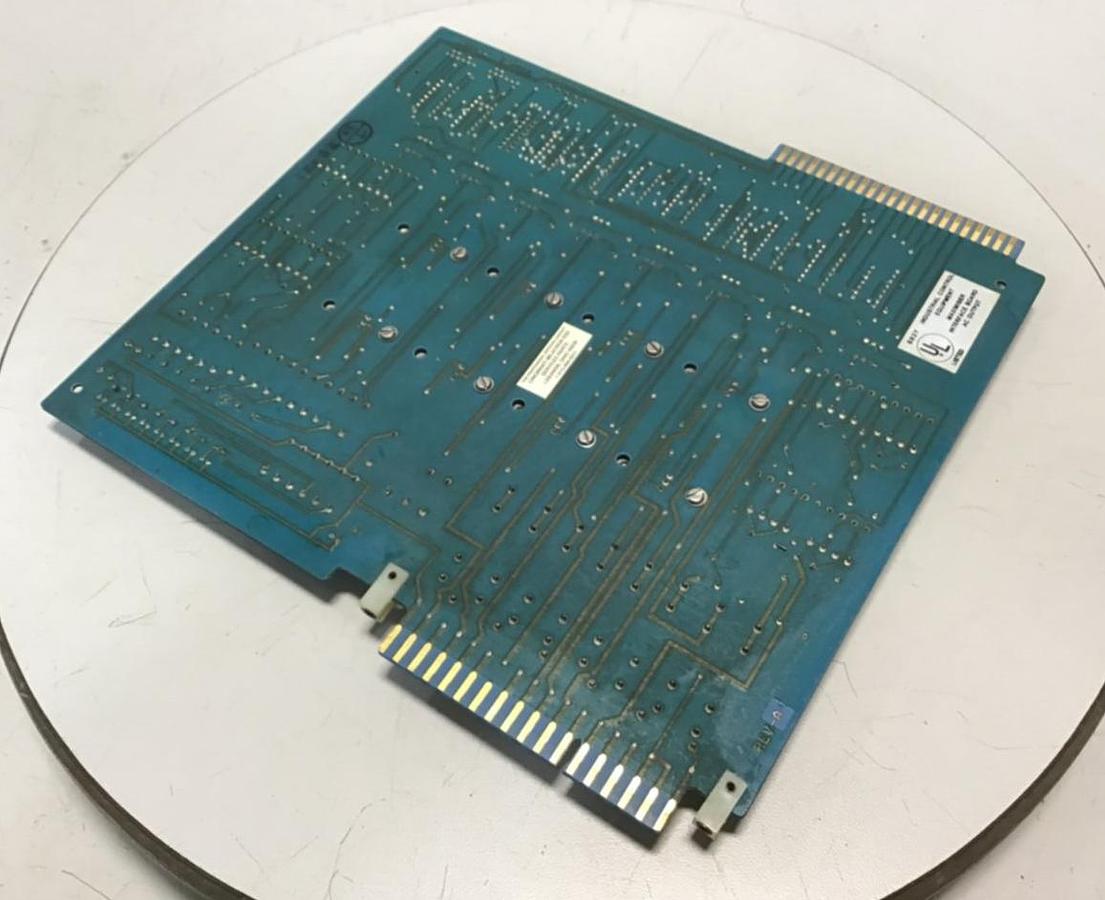 Used CINCINNATI MILACRON Output Board 3-531-3563A Used