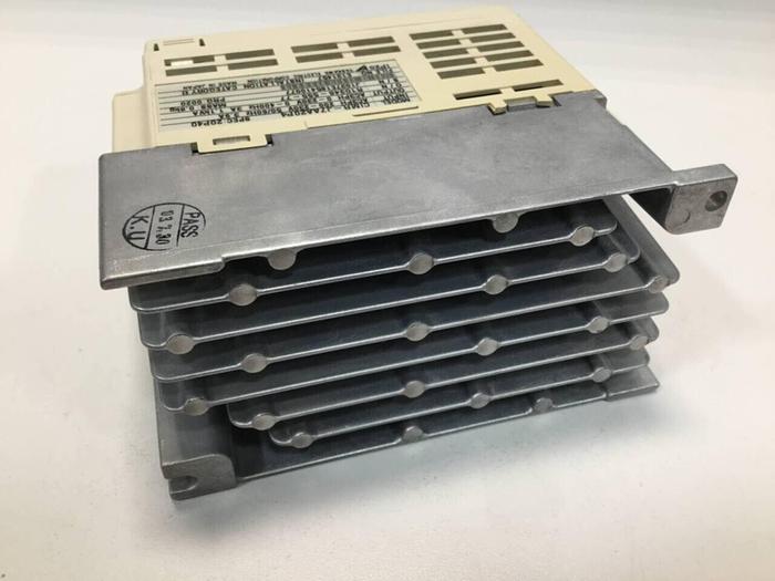 Used YASKAWA VS Mini J7 Inverter CIMR-J7AA20P4 #101129