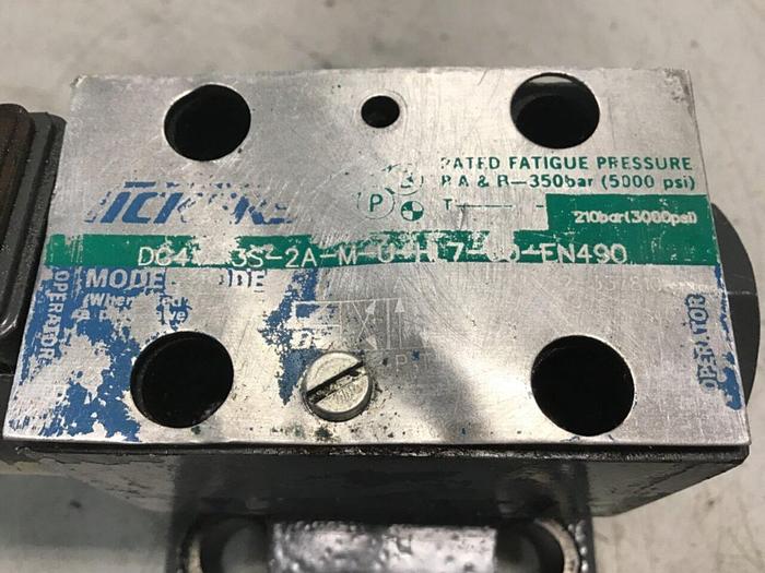 Used VICKERS Valve DG4V3S2AMUHL760EN490 Used