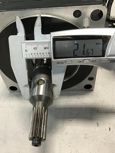 Used YASKAWA Servo Motor SGMP-08AWYR32 Used