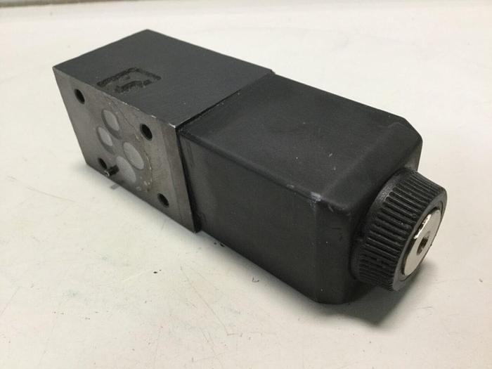 Used VICKERS Valve DG4V-3-2A-M-U-H7-60 #111286