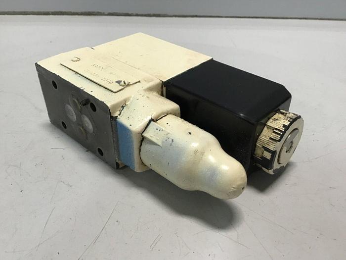 Used VICKERS Valves DG4V-3-2AL-M-U-HL7-60 Used