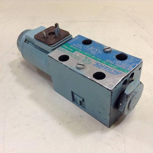 Used VICKERS Directional Valve DG4V-3S-2AL-M-U-HL7-60-EN490 #80174
